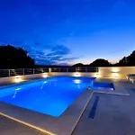 Luxurious In With Sauna * Unesic