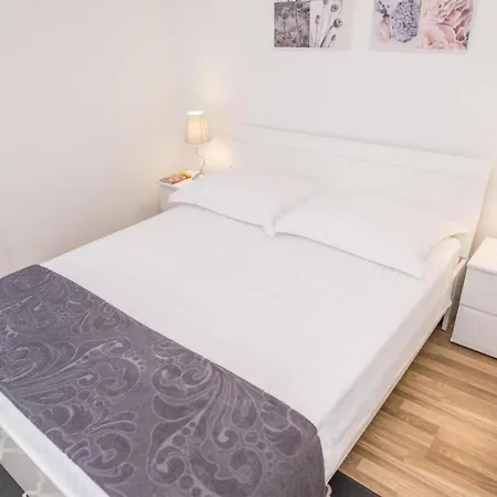 Cozy In With Sauna 度假居 *