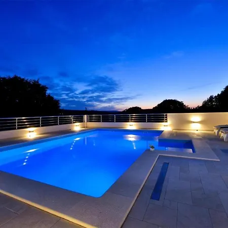 Luxurious In With Sauna * Unesic