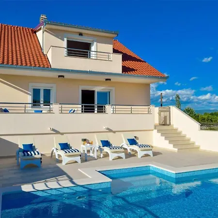 Luxurious In With Sauna Holiday home *