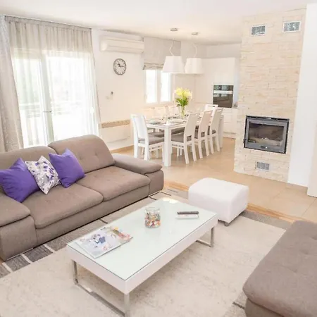 Cozy In With Sauna Unesic