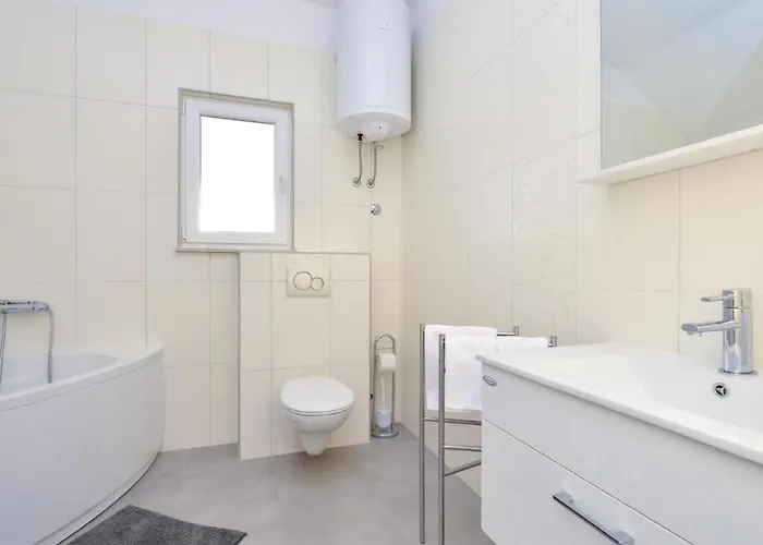 בית נופש Cozy In With Sauna Unesic